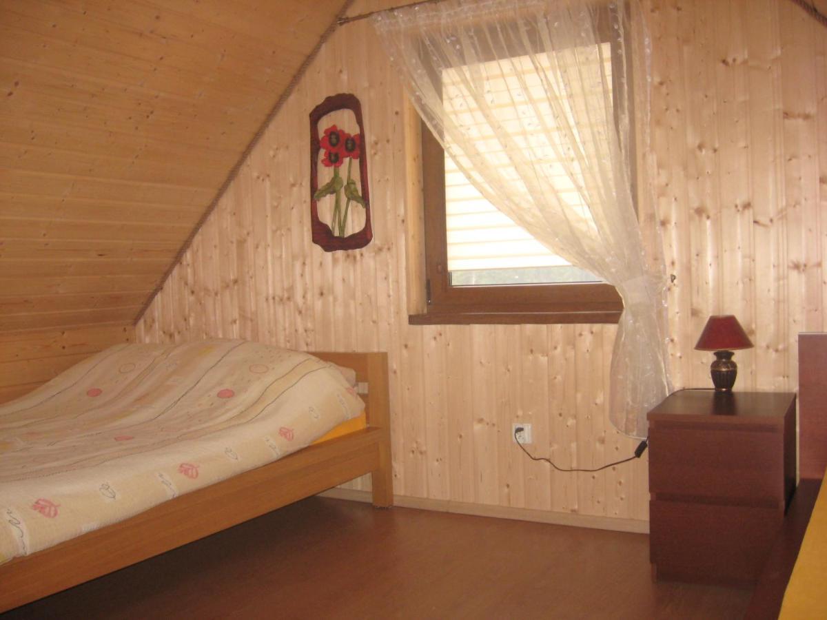 Domek Czerwony Kapturek Villa Plocice Kültér fotó