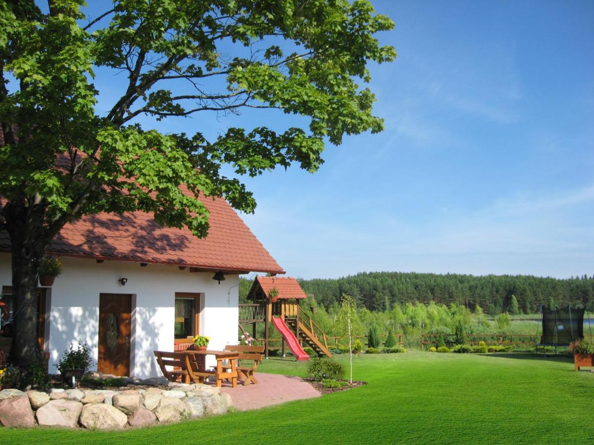 Domek Czerwony Kapturek Villa Plocice Kültér fotó