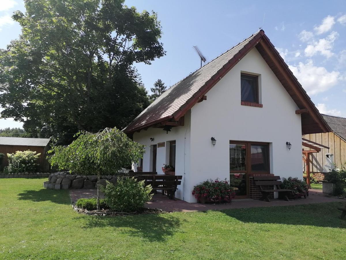Domek Czerwony Kapturek Villa Plocice Kültér fotó
